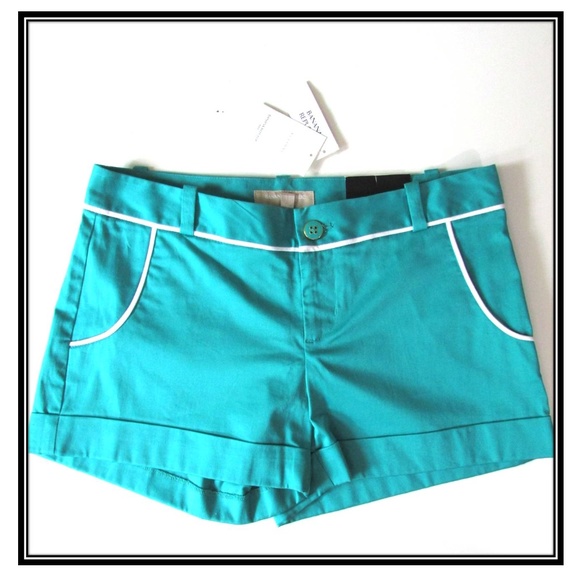 Banana Republic Turquoise Cuffed Style Shorts - Picture 2 of 6